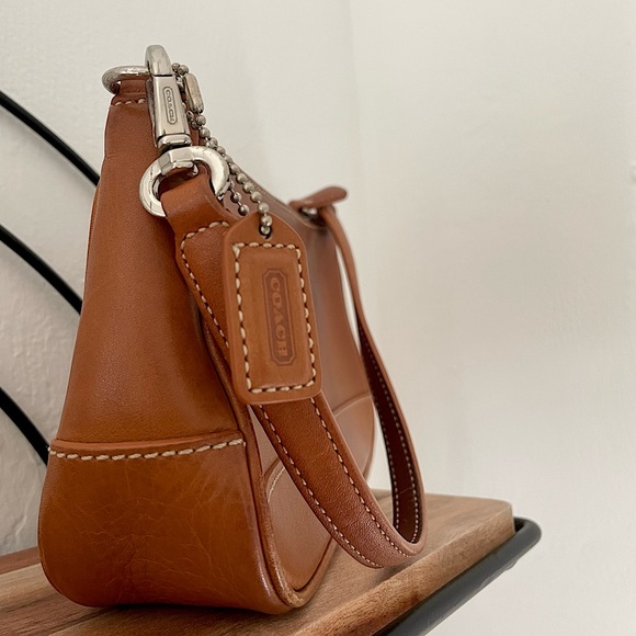 Coach Bags Guc Coach Brown Leather Demi Hampton Pouch Bag 7785